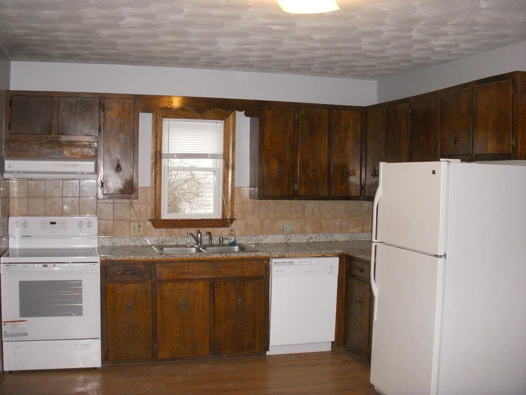 11 Loring St #1 - Photo 3 of 10