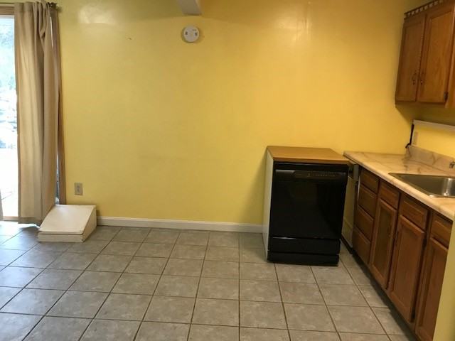 449 Laconia Rd - Photo 3 of 7