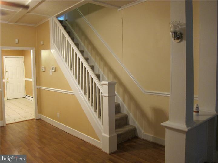 221 Buchanan Ave - Photo 2 of 18