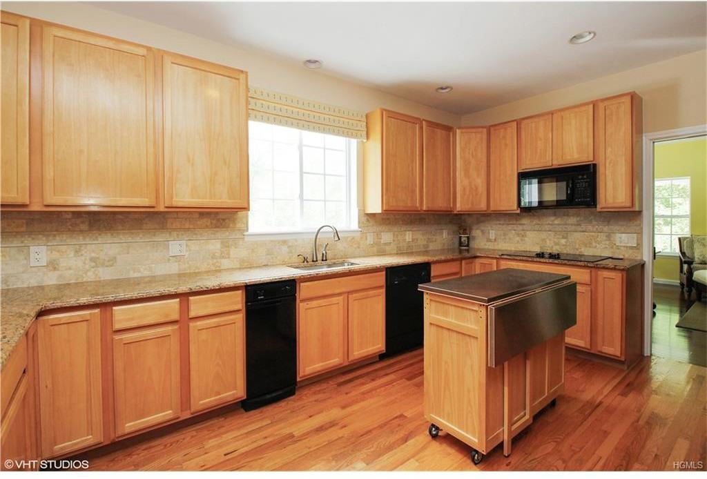 23 Bird Ln - Photo 3 of 24