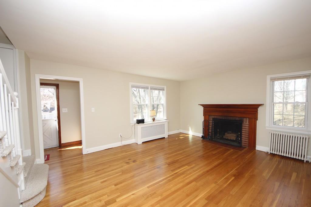 19 Brookside Dr - Photo 3 of 11