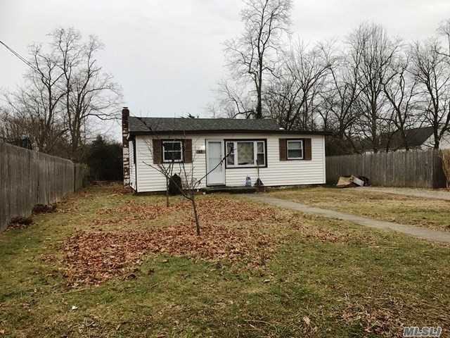 58 Edgewater Dr - Photo 2 of 6