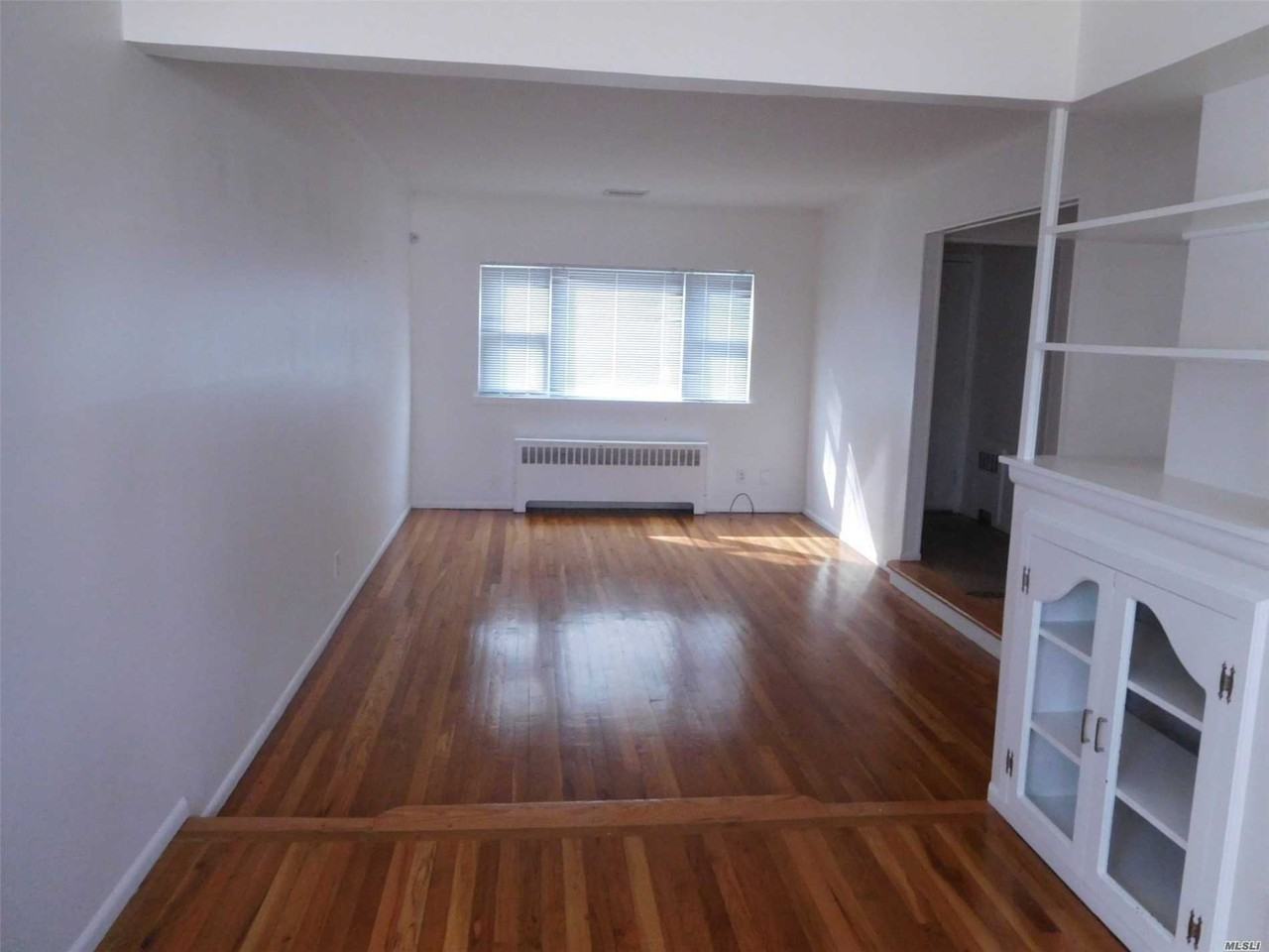 8 Woodwaye Rd - Photo 3 of 11