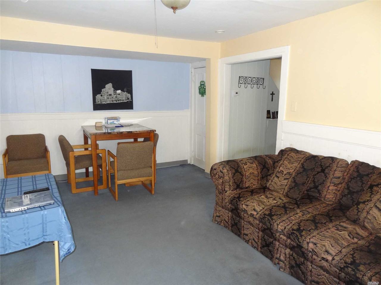 232 Higbie Ln - Photo 2 of 11