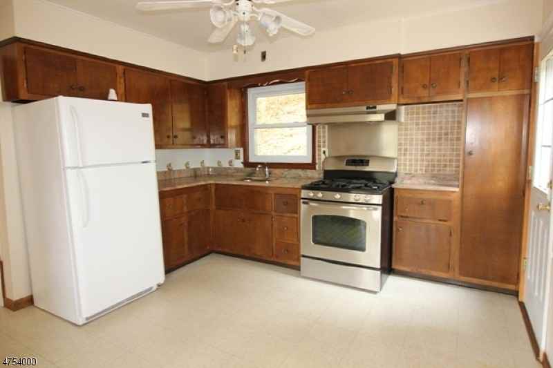 152 Skyline Lake Dr - Photo 3 of 9