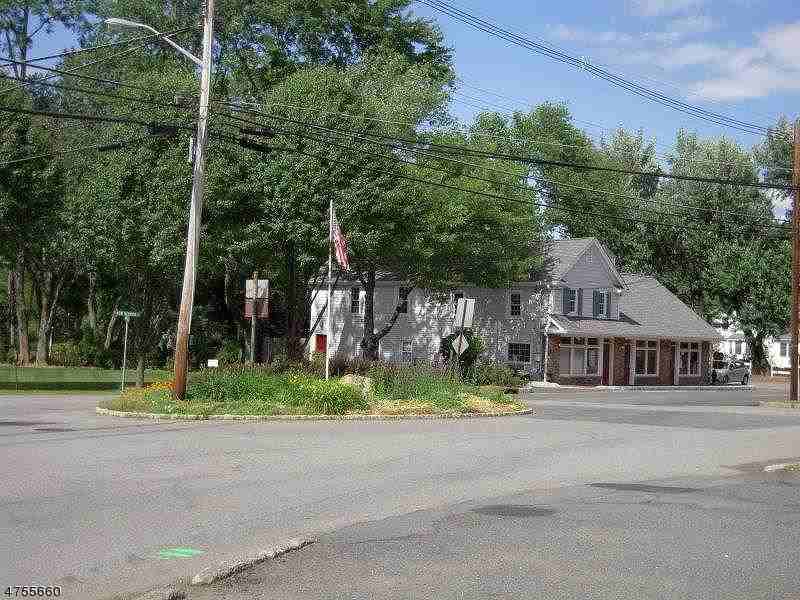 618 Meyersville Rd - Photo 3 of 23