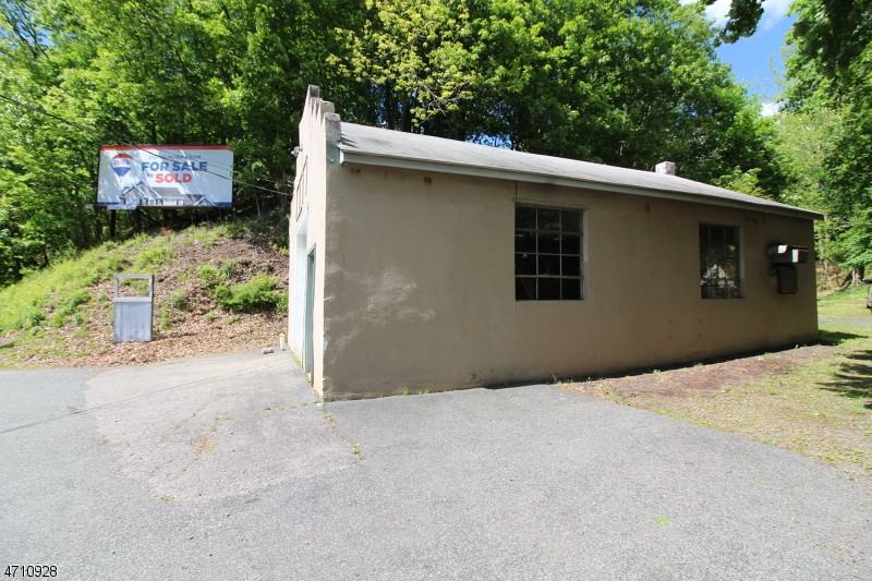 187 Frenchtown Rd - Photo 2 of 15