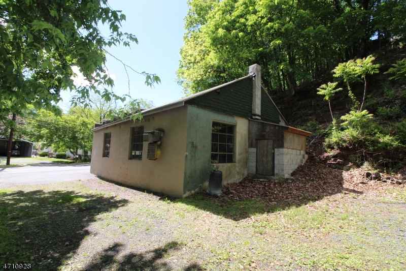 187 Frenchtown Rd - Photo 3 of 15