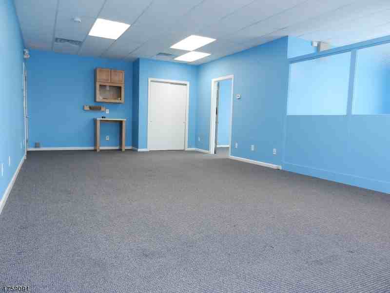 1906 Westfield Ave - Photo 3 of 12