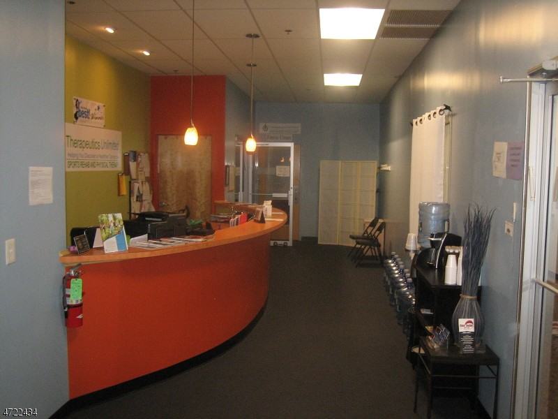 16 Aspen Dr - Photo 2 of 5