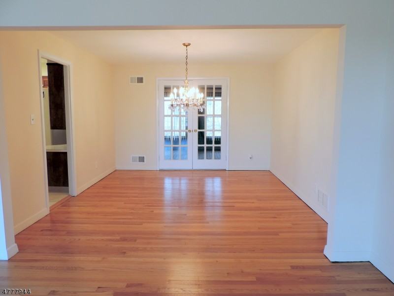 1062 Sunny View Rd - Photo 3 of 11
