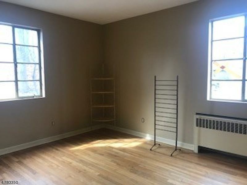 100 Stone Hill Rd - Photo 3 of 7