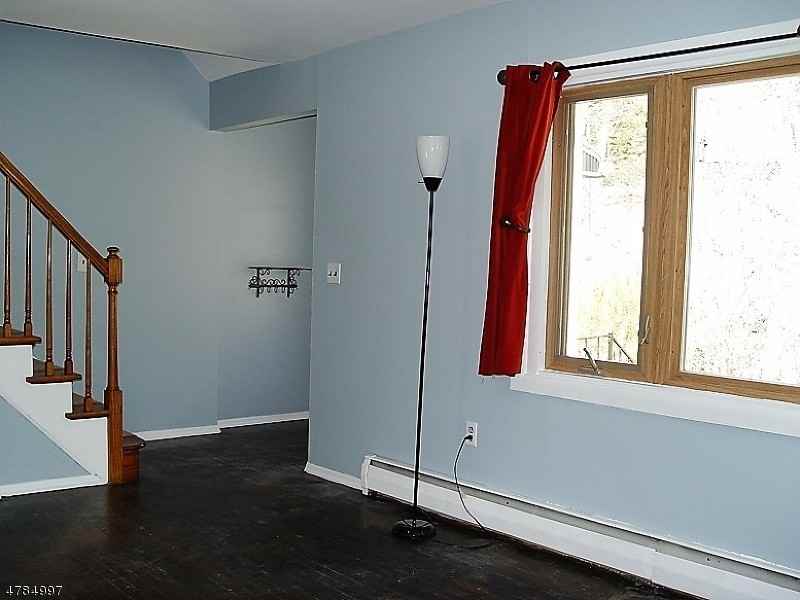 19 Fichter St - Photo 3 of 15