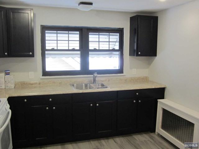 24 Wagner Pl - Photo 2 of 14