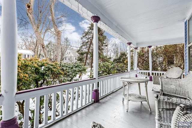 17 Van Horn St - Photo 2 of 17