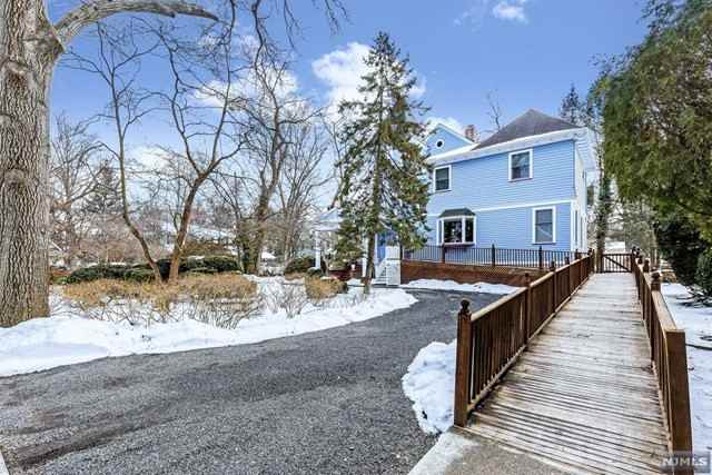 17 Van Horn St - Photo 3 of 17