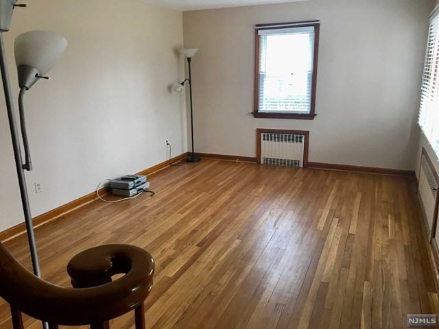 54 Union St - Photo 3 of 13