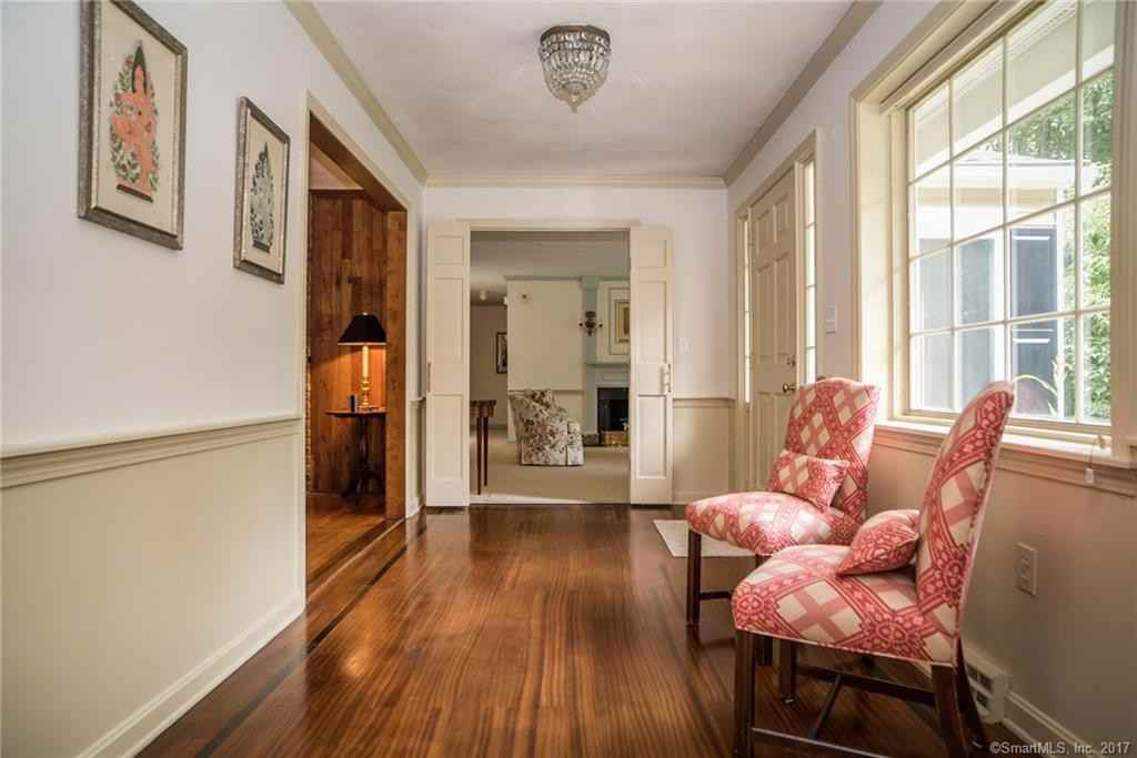 86 Cove Rd - Photo 3 of 31