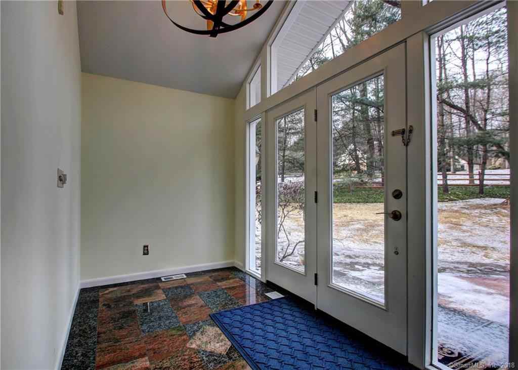 5 Mohawk Ln - Photo 2 of 40