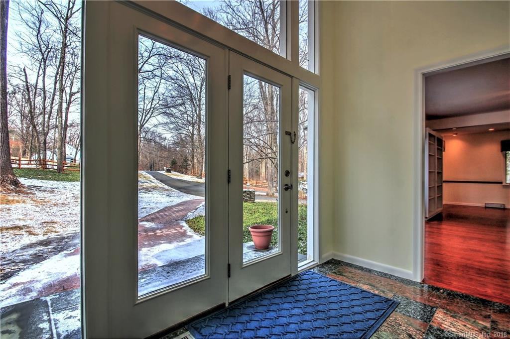 5 Mohawk Ln - Photo 3 of 40