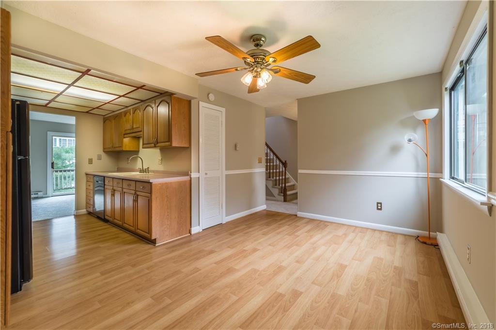 51 Suffield Meadow Dr - Photo 2 of 32