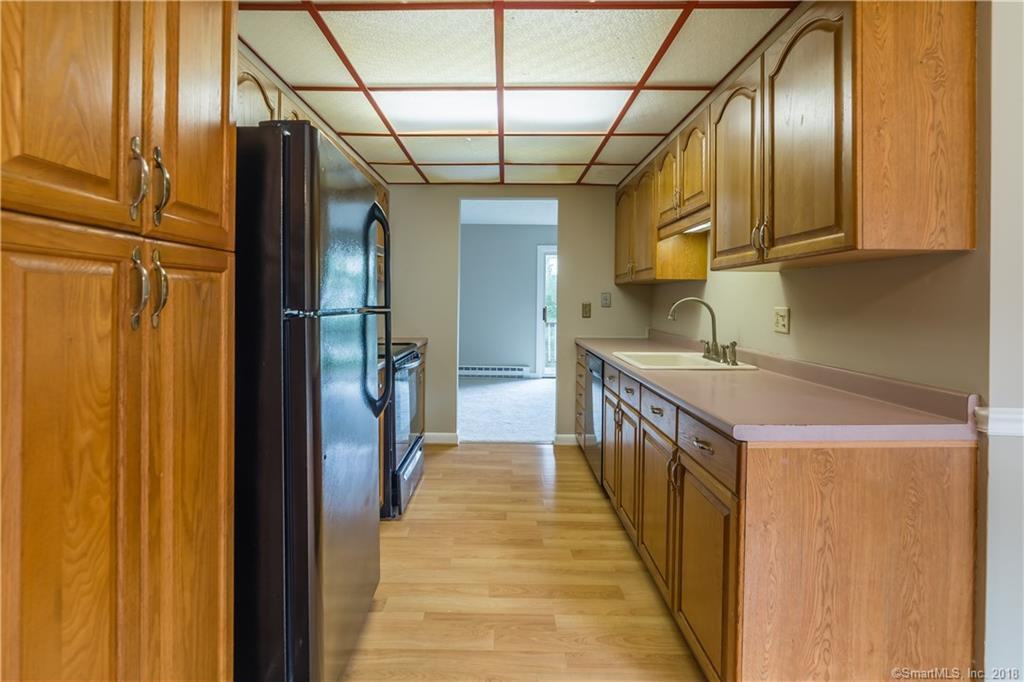 51 Suffield Meadow Dr - Photo 3 of 32