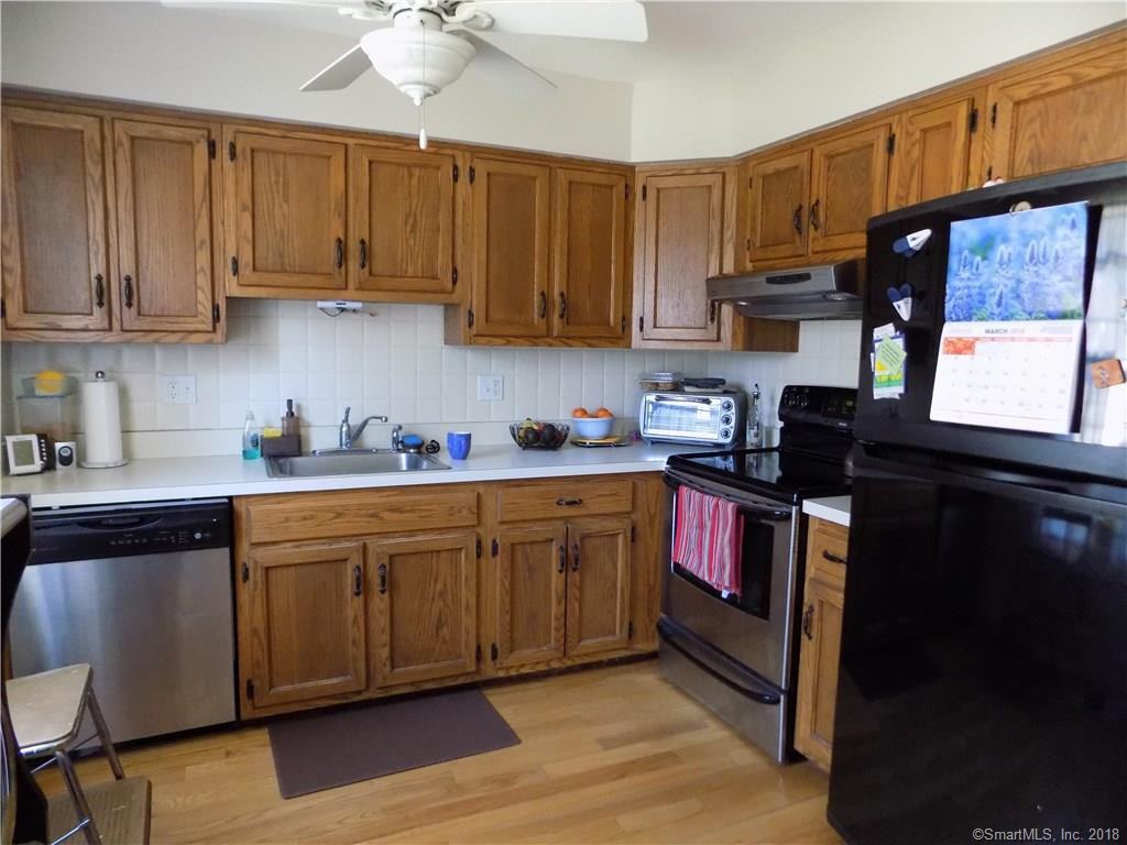 6 Glen Ridge Ct - Photo 3 of 10