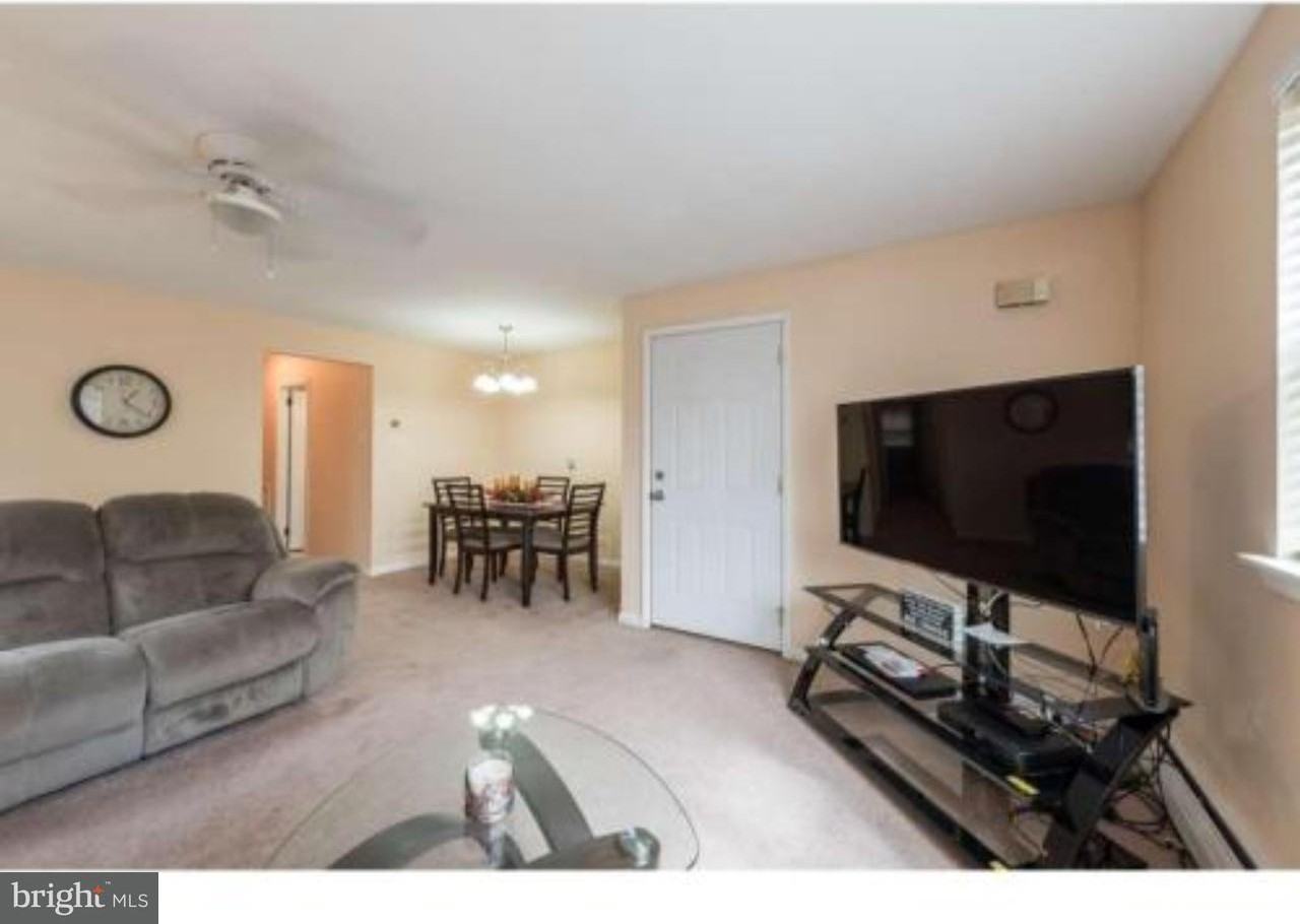 501 Philmar Ct #d - Photo 2 of 8