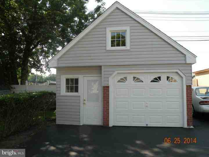 212 Ballymore Rd - Photo 2 of 11