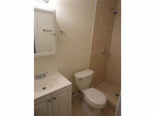 3221 NW 18th Pl - Photo 2 of 5