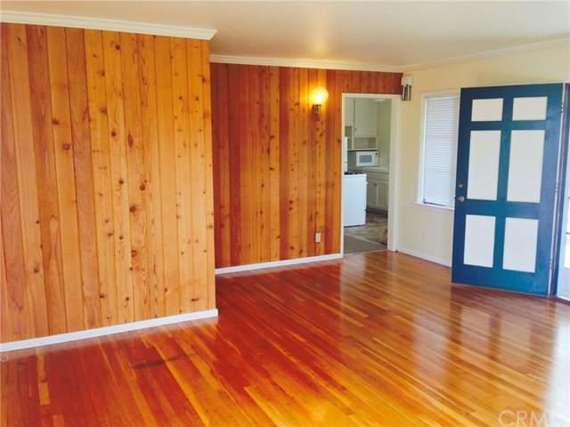 569 Blumont St - Photo 2 of 10