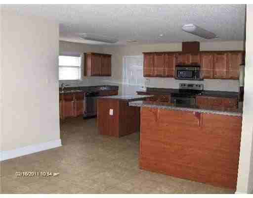 10339 Maple Cove - Photo 2 of 29