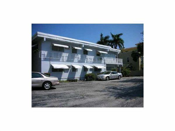 1354 Bayview Dr - Photo 3 of 5