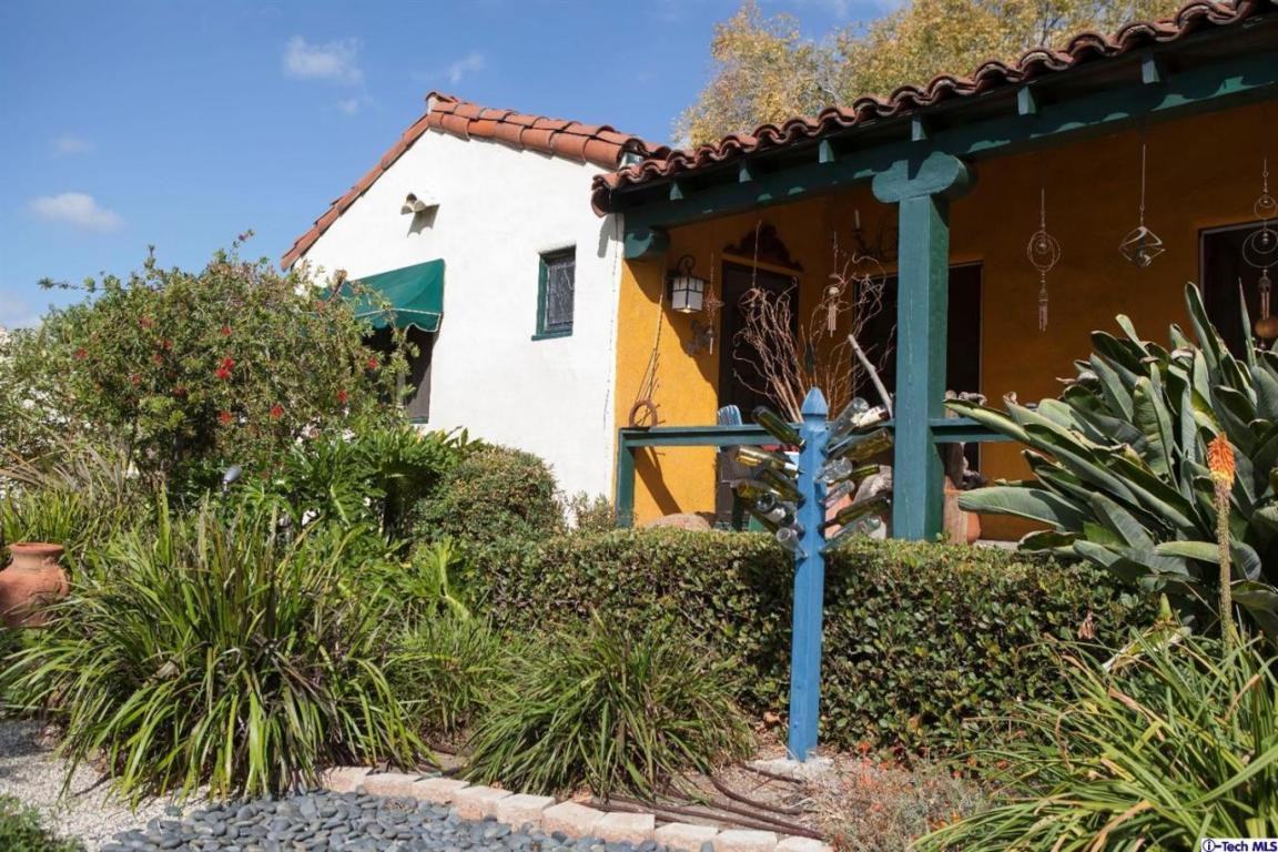 1639 Broadview Dr - Photo 3 of 18