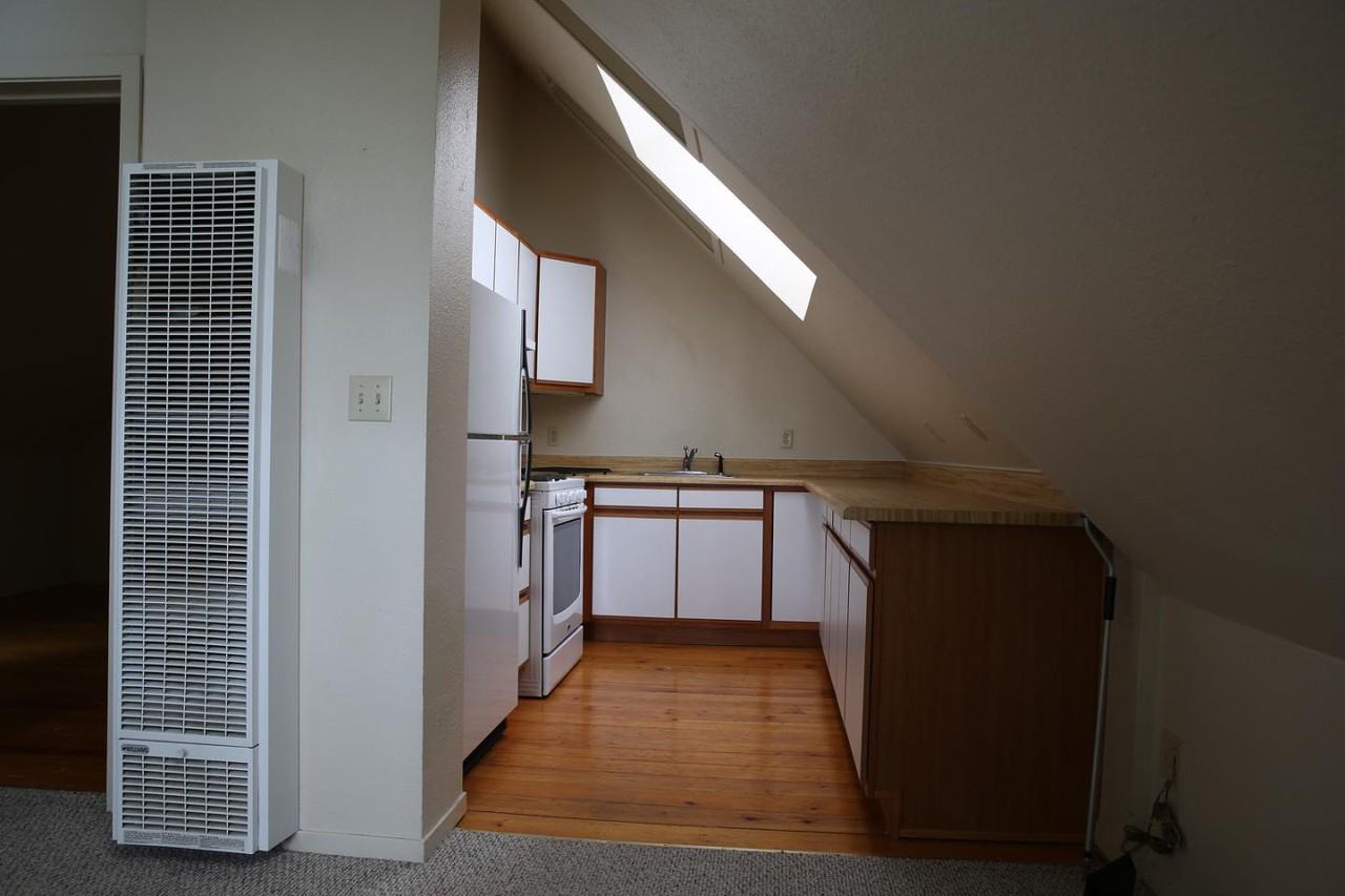 13438 Skyline Blvd - Photo 3 of 7