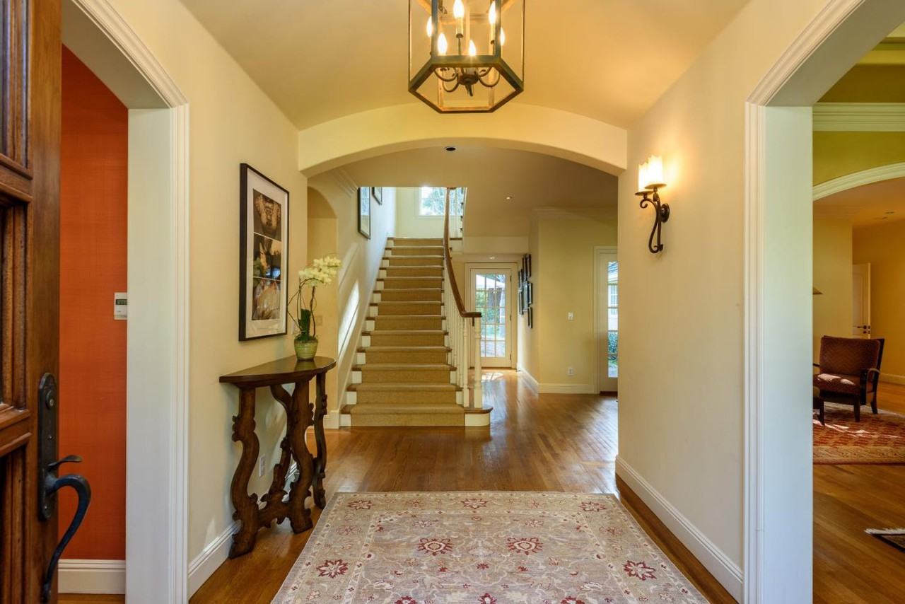 58 Deodora Dr - Photo 3 of 34