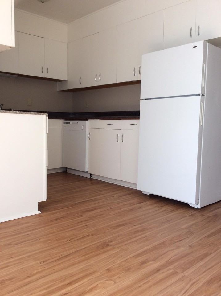 1401 19th Ave Se #20 - Photo 2 of 4