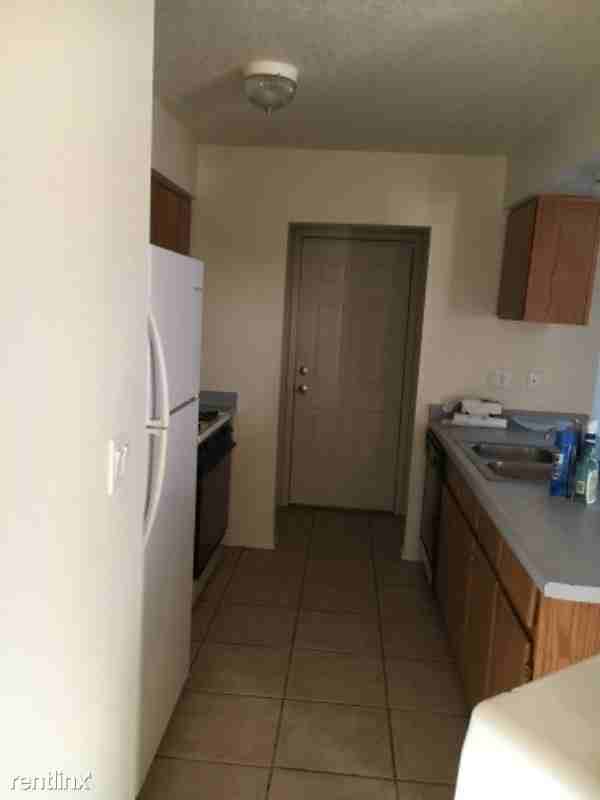 9 Scotts Ct - Photo 3 of 6