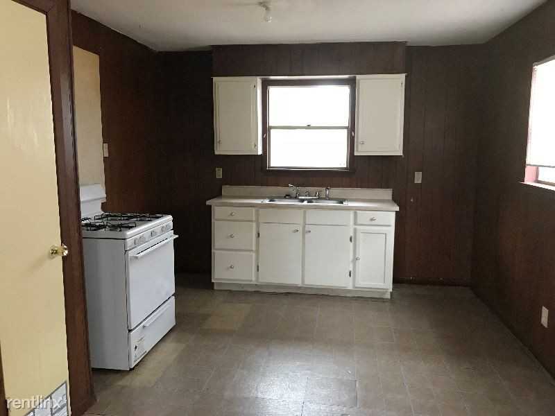 548 Newton Ave - Photo 3 of 7