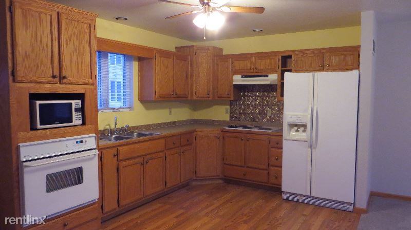 12711 Southridge Dr - Photo 3 of 10