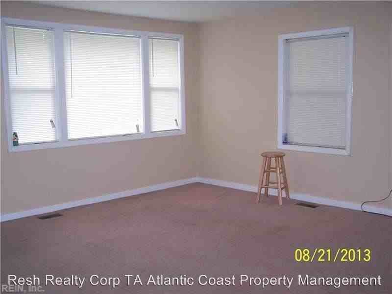 1736 N Lakeland Dr - Photo 3 of 10