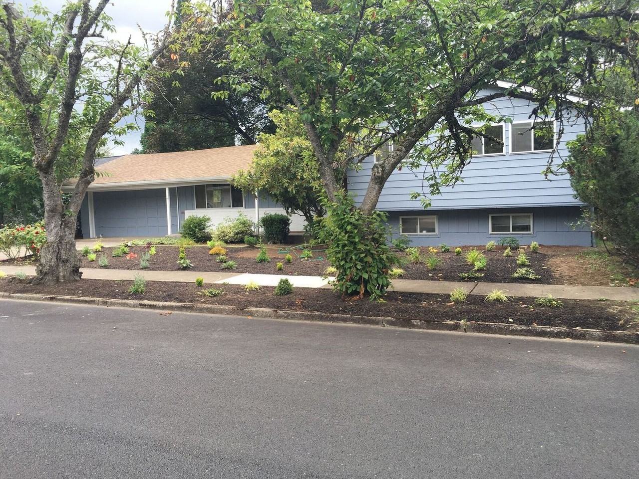 5295 SW Birch Ave - Photo 2 of 14