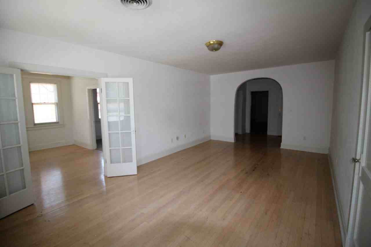 307 W 4th Street - Photo 3 of 10