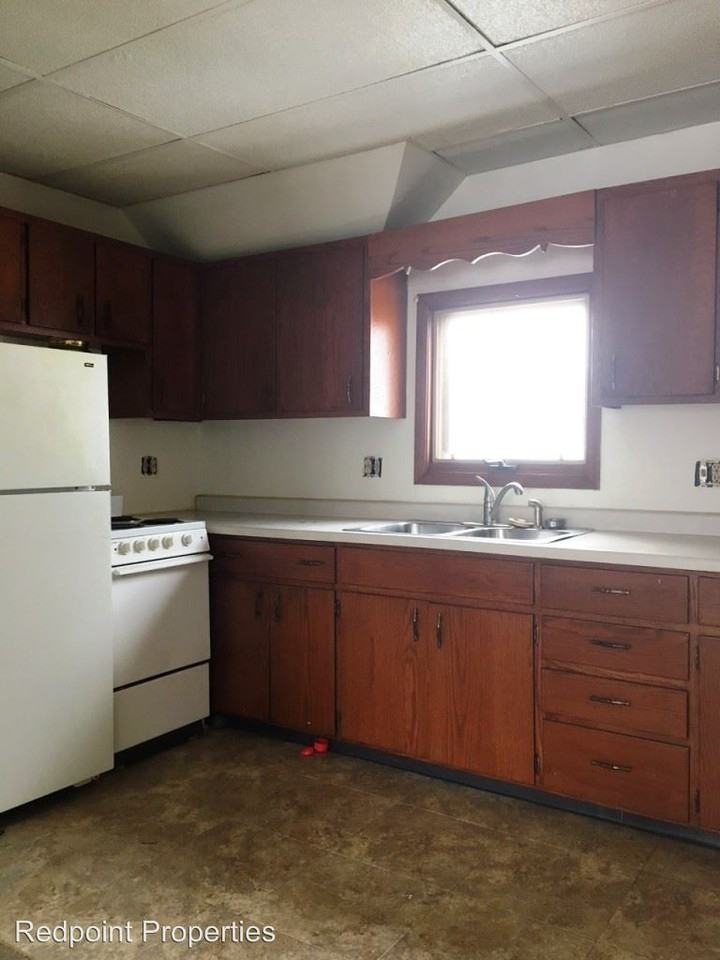 1208 2nd Ave S - Photo 2 of 6