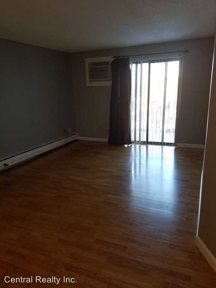 1495 Bodwell Rd #28 - Photo 3 of 6