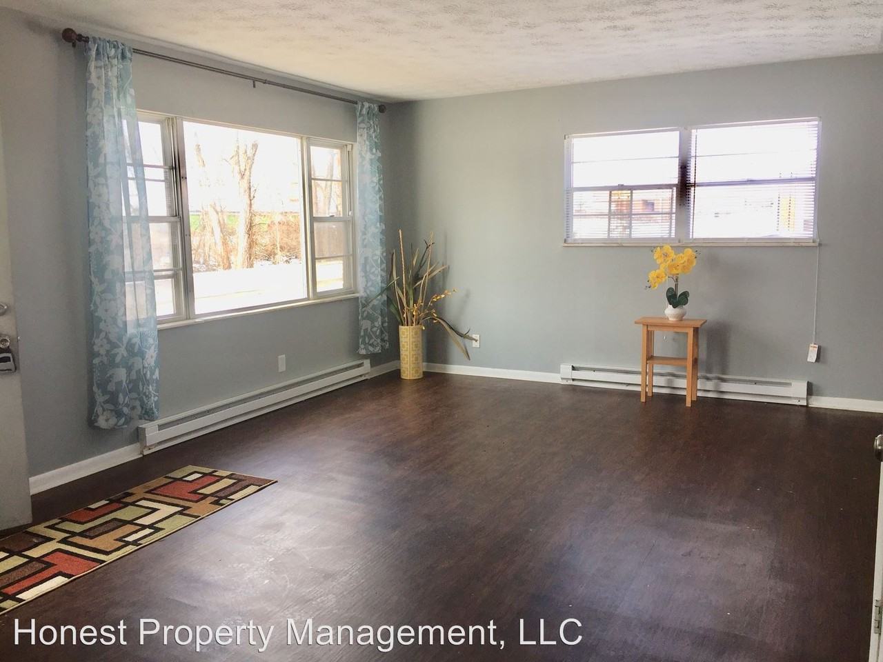 839 Riverside Drive - Photo 2 of 28