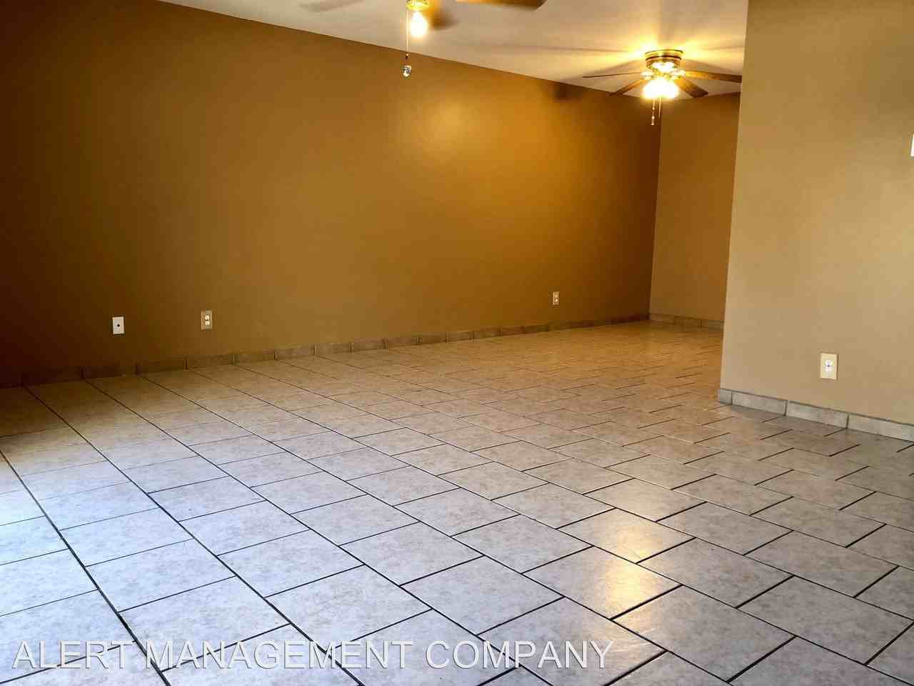 240 W Hemlock St - Photo 2 of 8