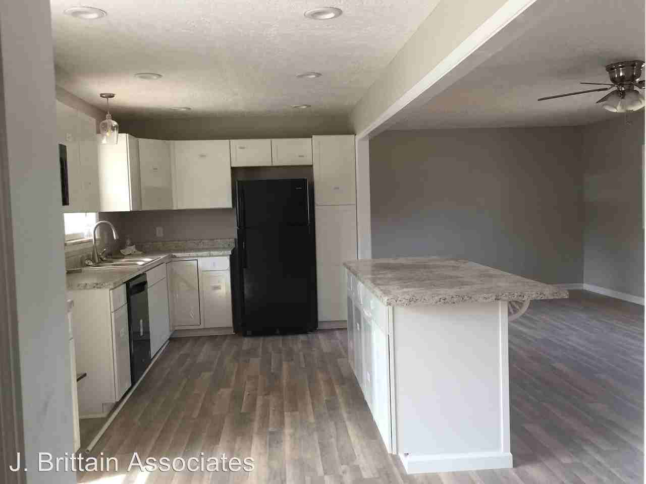 839 Forest Hills Dr - Photo 3 of 19