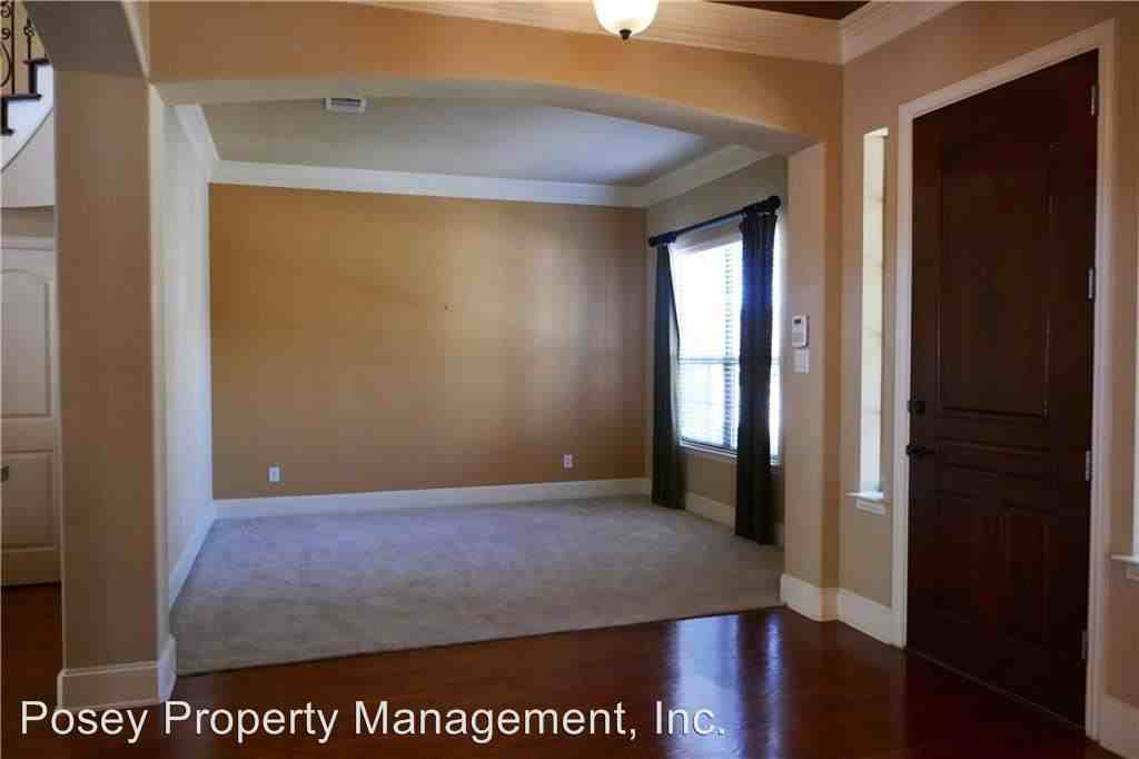 2243 Sandy Creek Dr - Photo 3 of 32