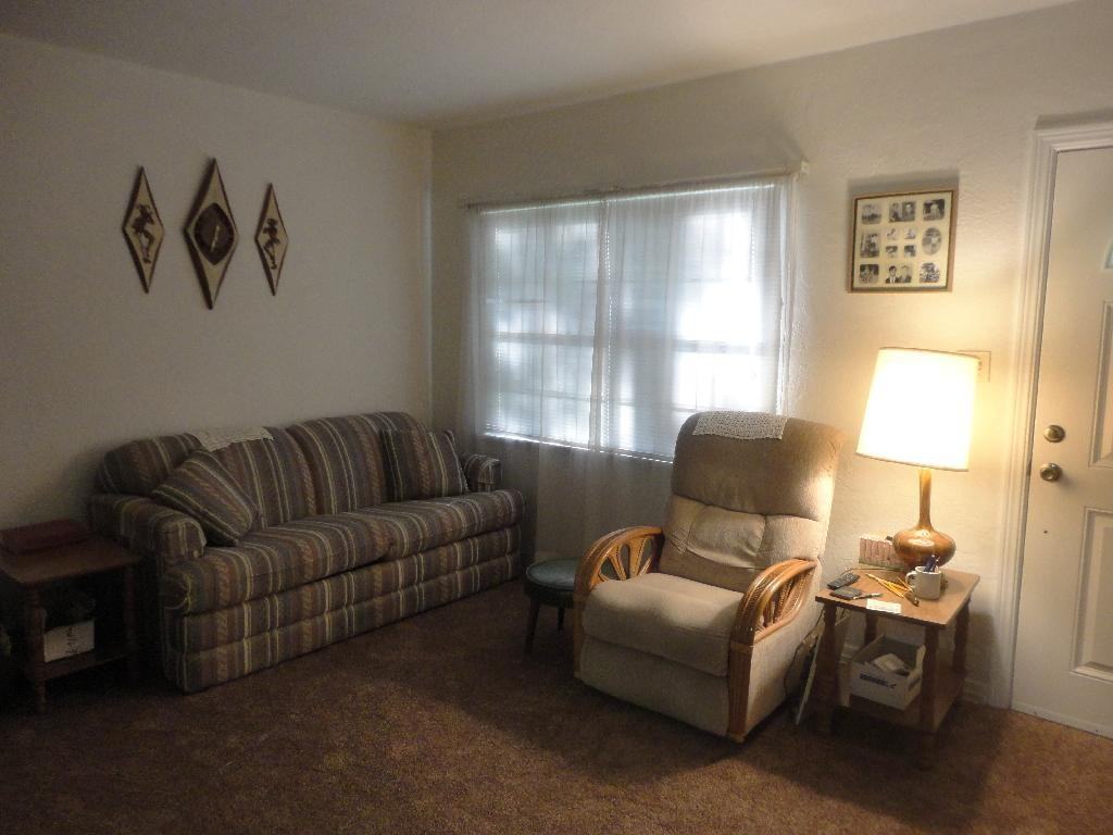 8106 N Lynn Ave - Photo 2 of 13